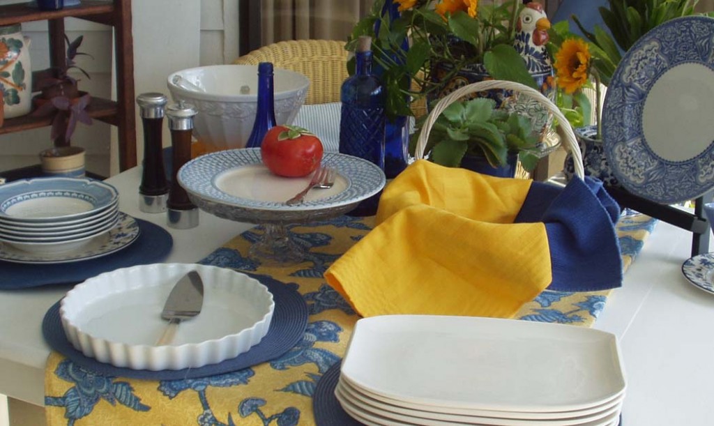 Kathy Peterson WS tablescape blue yellow